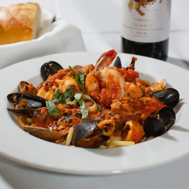 Linguine alla pescatora.